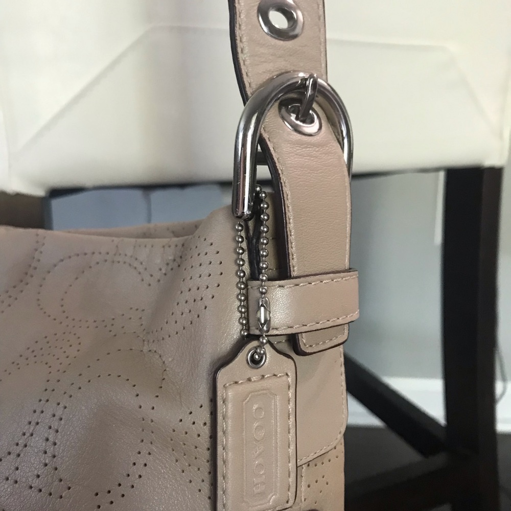 Coach leather cross body purse - Picture 3 of 15
